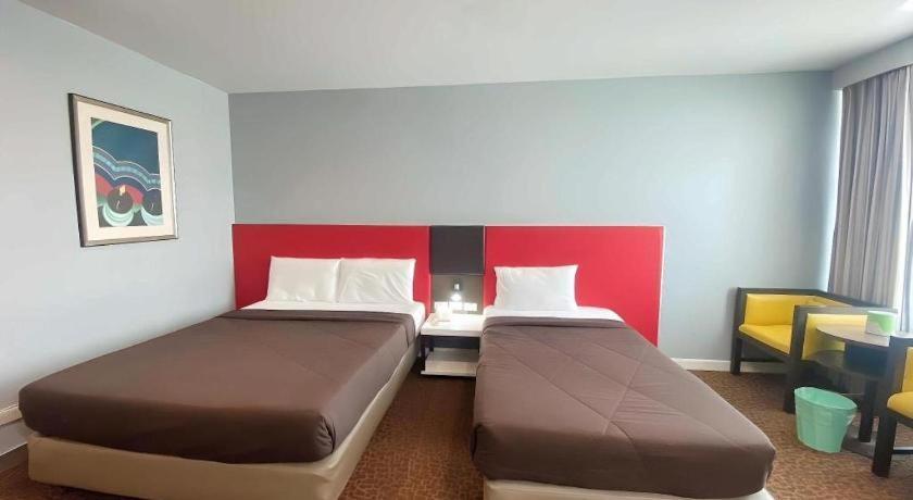 Thamrongin Hotel 3*