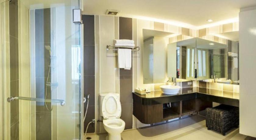 Thamrongin Hotel 3*